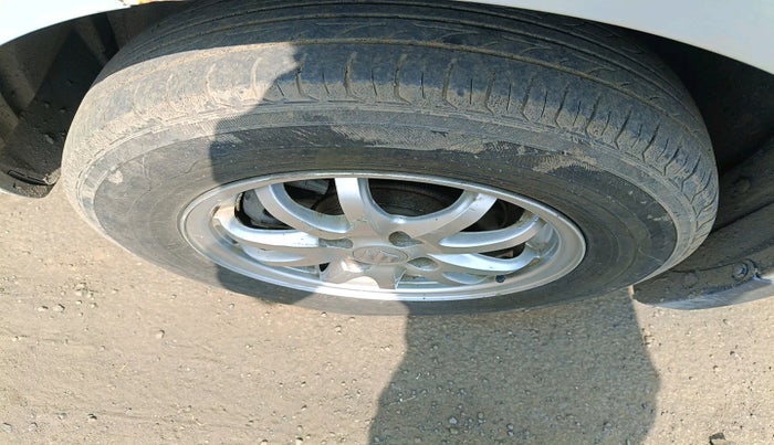 2013 Maruti Swift VDI, Diesel, Manual, 1,44,283 km, tyre