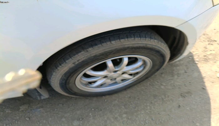 2013 Maruti Swift VDI, Diesel, Manual, 1,44,283 km, tyre