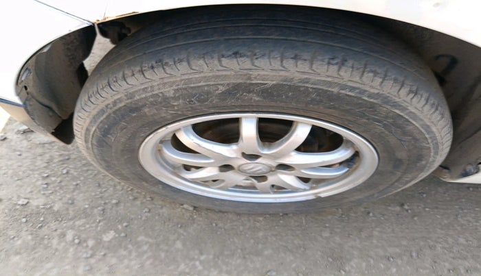 2013 Maruti Swift VDI, Diesel, Manual, 1,44,283 km, tyre