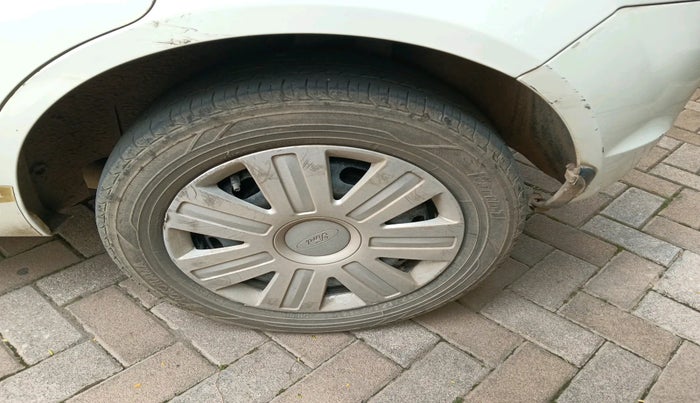 2010 Ford Figo TITANIUM 1.2 PETROL, Petrol, Manual, 73,196 km, tyre