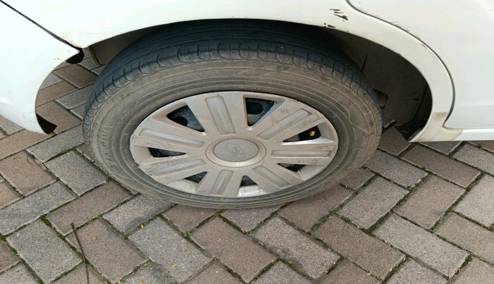 2010 Ford Figo TITANIUM 1.2 PETROL, Petrol, Manual, 73,196 km, tyre