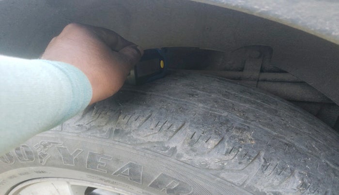 2012 Mahindra XUV500 W8, Diesel, Manual, 1,08,054 km, tyre