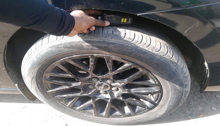 2023 Skoda SLAVIA STYLE 1.0L TSI AT, Petrol, Automatic, 38,314 km, tyre