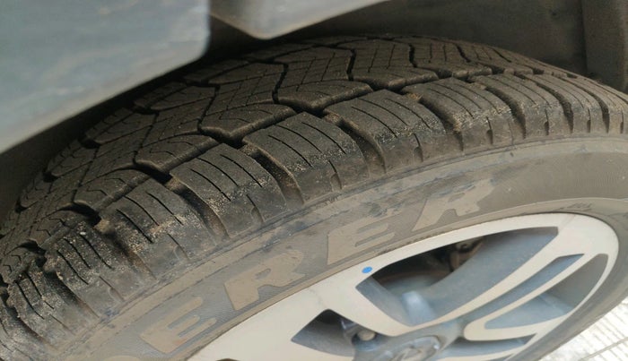 2018 Tata Hexa XT 4X2 6 STR, Diesel, Manual, 36,163 km, tyre