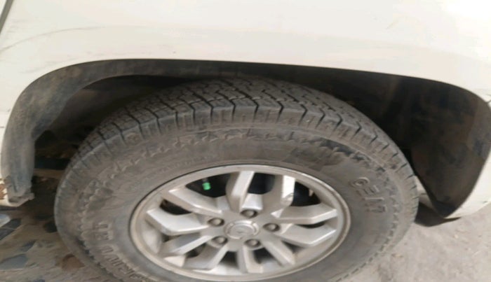 2016 Mahindra TUV300 T8, Diesel, Manual, 83,697 km, tyre