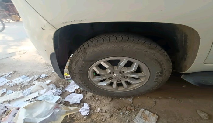 2016 Mahindra TUV300 T8, Diesel, Manual, 83,697 km, tyre