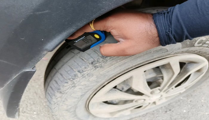 2020 Renault Kwid RXT 1.0 AMT (O), Petrol, Automatic, 40,228 km, tyre