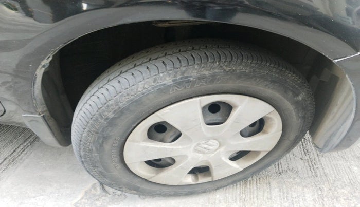 2010 Maruti Ritz VXI, Petrol, Manual, 1,08,693 km, tyre