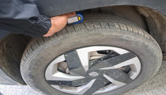 2022 Nissan MAGNITE XE, Petrol, Manual, 42,646 km, tyre