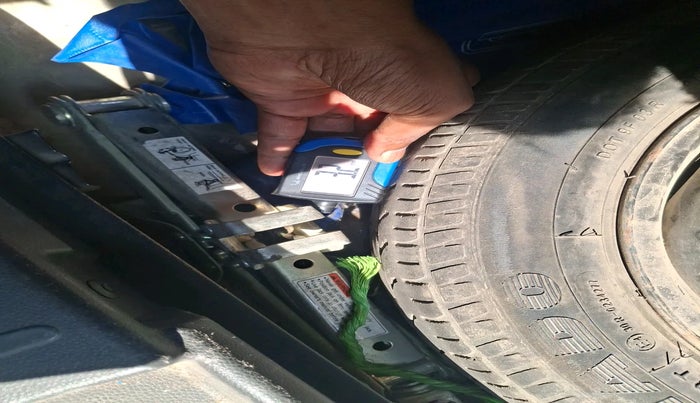 2016 Maruti Alto K10 VXI, Petrol, Manual, 76,244 km, tyre