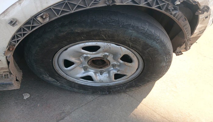 2018 Tata Hexa XE 4X2 7 STR, Diesel, Manual, 1,07,028 km, tyre