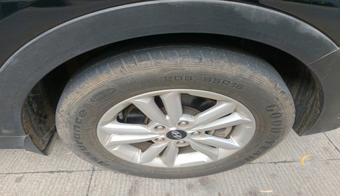 2016 Hyundai Creta SX PLUS 1.6 PETROL, Petrol, Manual, 1,19,615 km, tyre