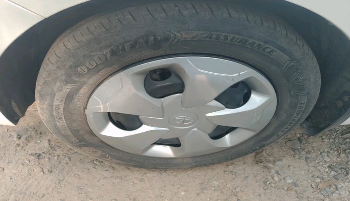 2021 Tata Tiago XT PETROL, Petrol, Manual, 34,089 km, tyre