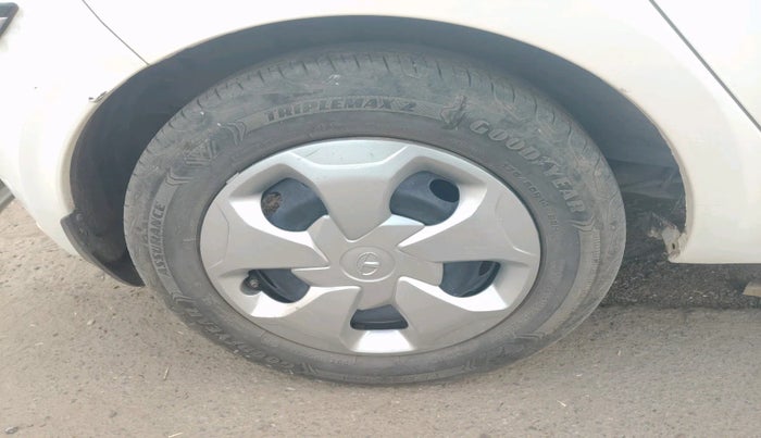 2021 Tata Tiago XT PETROL, Petrol, Manual, 34,089 km, tyre
