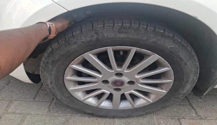 2012 Fiat Linea EMOTION 1.3, Diesel, Manual, 2,36,361 km, tyre