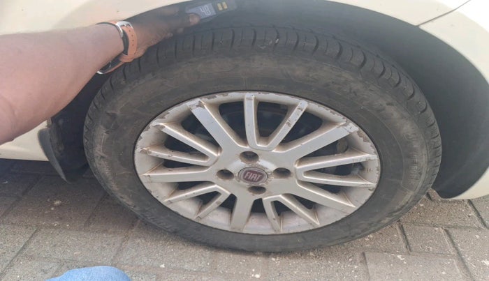 2012 Fiat Linea EMOTION 1.3, Diesel, Manual, 2,36,361 km, tyre