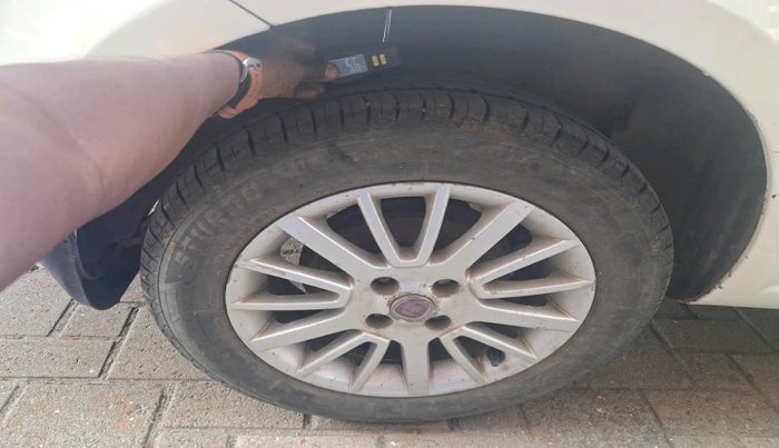 2012 Fiat Linea EMOTION 1.3, Diesel, Manual, 2,36,361 km, tyre