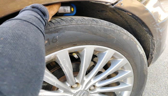 2015 Maruti Ciaz ZDI+, Diesel, Manual, 98,565 km, tyre