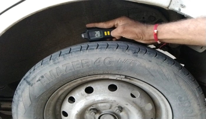 2017 Maruti Wagon R 1.0 LXI CNG, Petrol, Manual, 1,65,268 km, tyre