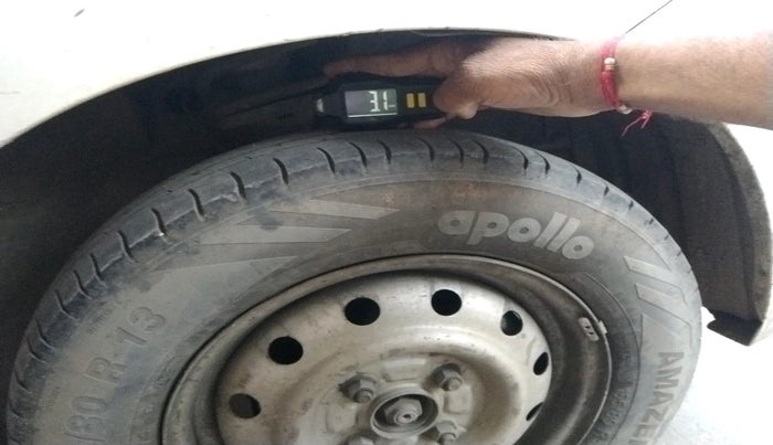 2017 Maruti Wagon R 1.0 LXI CNG, Petrol, Manual, 1,65,268 km, tyre