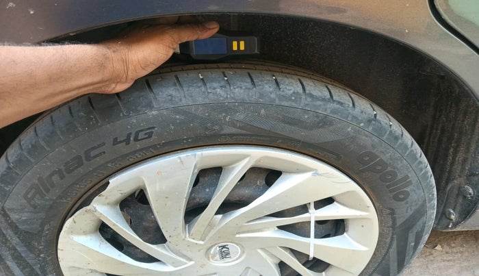 2015 Maruti Ertiga VDI SHVS, Diesel, Manual, 1,22,431 km, tyre