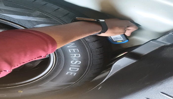 2021 Hyundai VENUE S 1.2, Petrol, Manual, 95,657 km, tyre