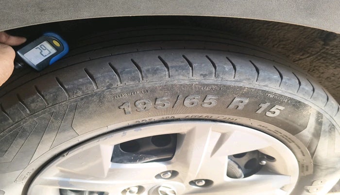 2021 Hyundai VENUE S 1.2, Petrol, Manual, 95,657 km, tyre