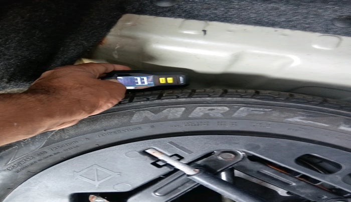 2016 Mahindra Kuv100 K2 PLUS D 6 STR, Diesel, Manual, 39,337 km, tyre