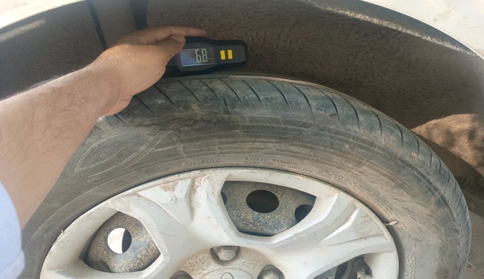 2015 Ford Ecosport TREND 1.5L DIESEL, Diesel, Manual, 2,04,564 km, tyre