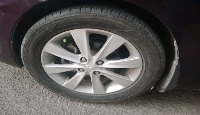 2011 Hyundai Verna FLUIDIC 1.6 VTVT SX, Petrol, Manual, 73,647 km, tyre