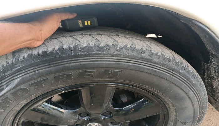 2011 Toyota Fortuner 3.0 4X4 MT, Diesel, Manual, 1,39,797 km, tyre