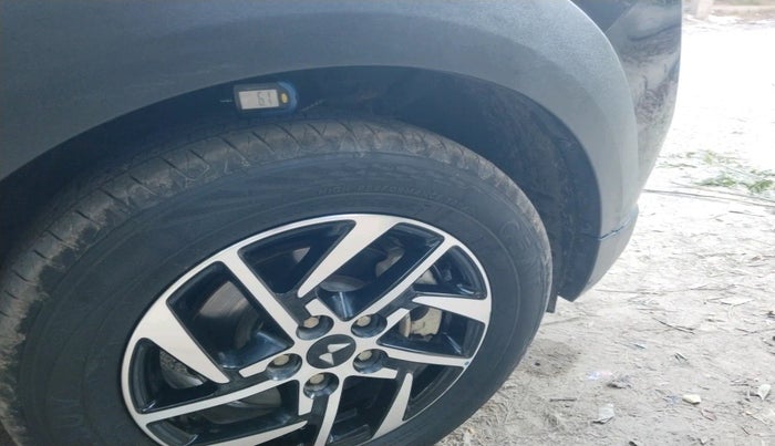 2025 Mahindra XUV 3XO AX5 1.2 L TCMPFi, Petrol, Manual, 4,604 km, tyre