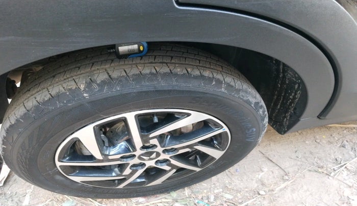 2025 Mahindra XUV 3XO AX5 1.2 L TCMPFi, Petrol, Manual, 4,604 km, tyre