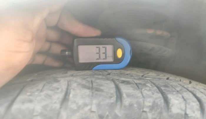 2016 Skoda Rapid AMBITION 1.6 MPI MT PLUS, Petrol, Manual, 59,129 km, tyre