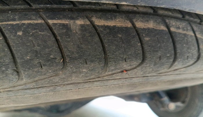 2018 Toyota Innova Crysta 2.8 GX AT 8 STR, Diesel, Automatic, 84,953 km, tyre