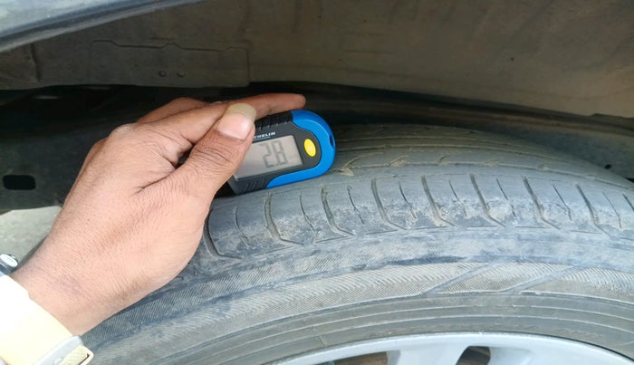 2018 Toyota Innova Crysta 2.8 GX AT 8 STR, Diesel, Automatic, 84,953 km, tyre