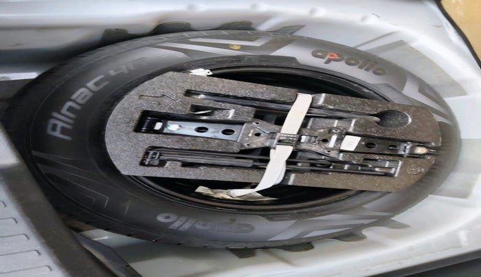 2022 Volkswagen TAIGUN HIGHLINE 1.0 TSI MT, Petrol, Manual, 66,731 km, tyre