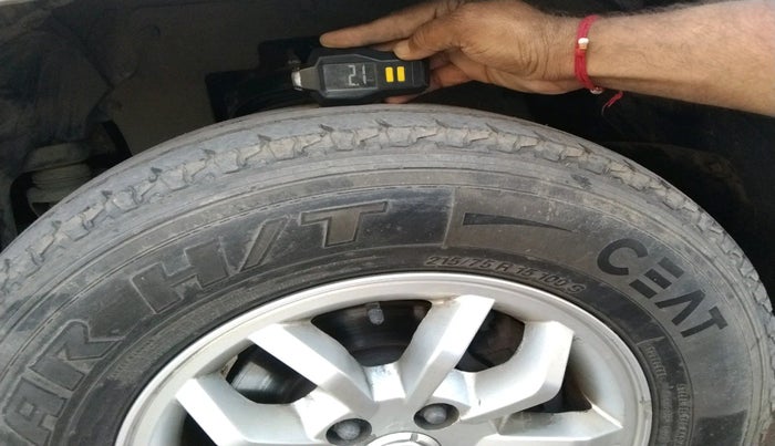 2016 Mahindra TUV300 T8, Diesel, Manual, 47,200 km, tyre