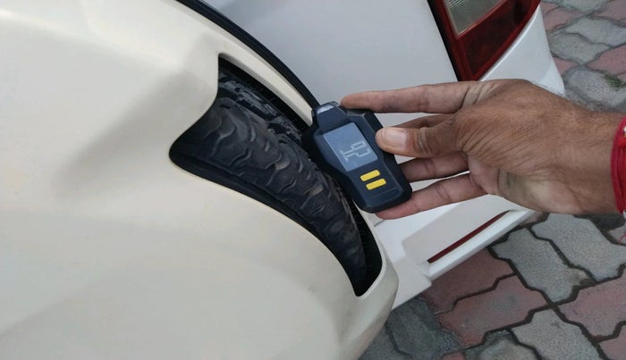 2016 Mahindra TUV300 T8, Diesel, Manual, 47,200 km, tyre