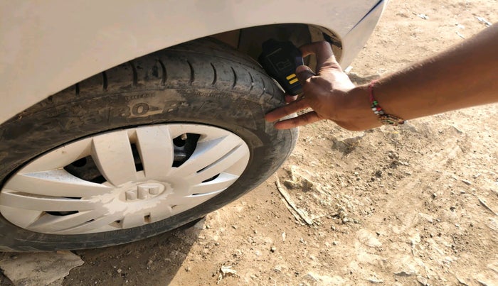 2018 Maruti Alto 800 LXI CNG, Petrol, Manual, 1,69,605 km, tyre