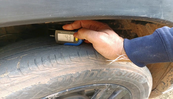 2018 Maruti Vitara Brezza ZDI, Diesel, Manual, 1,70,998 km, tyre