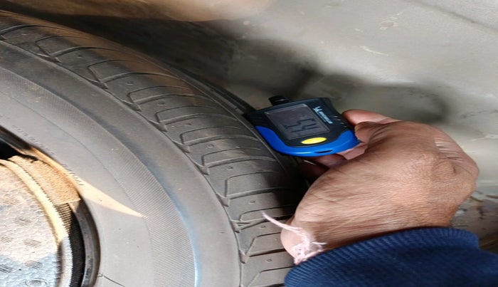 2018 Maruti Vitara Brezza ZDI, Diesel, Manual, 1,70,998 km, tyre