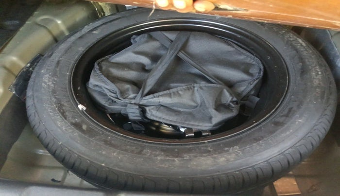 2023 Tata NEXON FEARLESS DCA DUAL TONE 1.2 PETROL, Petrol, Automatic, 8,043 km, tyre