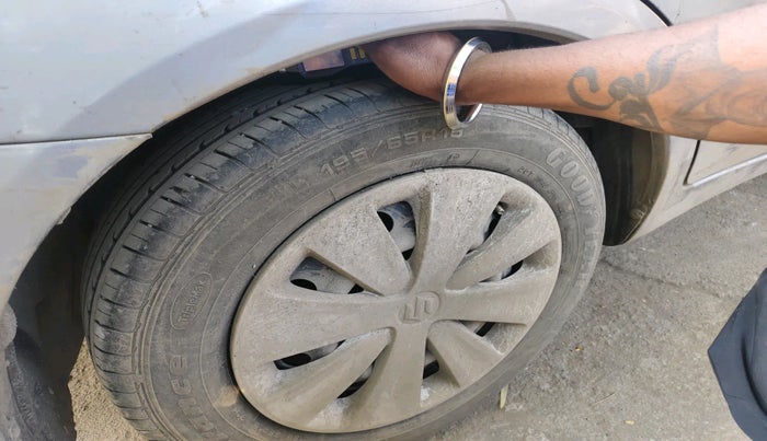 2011 Maruti SX4 VXI CNG, Petrol, Manual, 80,153 km, tyre