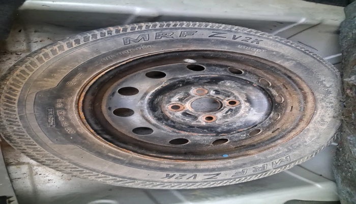 2011 Maruti Swift Dzire VXI, Petrol, Manual, 1,05,739 km, tyre