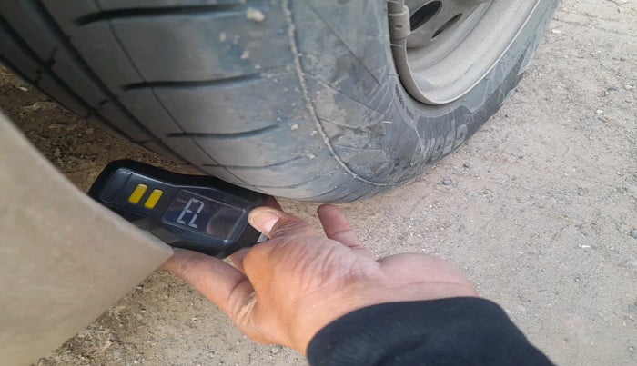 2017 Maruti Ciaz VDI+ SHVS, Diesel, Manual, 1,24,017 km, tyre