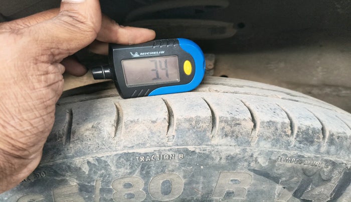 2017 Maruti Swift VXI, Petrol, Manual, 87,272 km, tyre