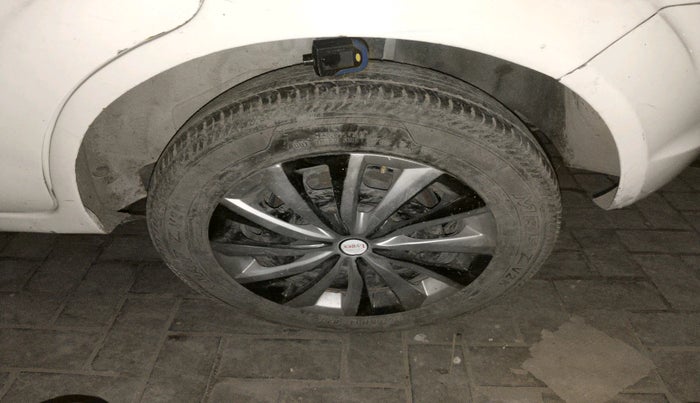 2010 Ford Figo TITANIUM 1.4 DIESEL, Diesel, Manual, 89,786 km, tyre