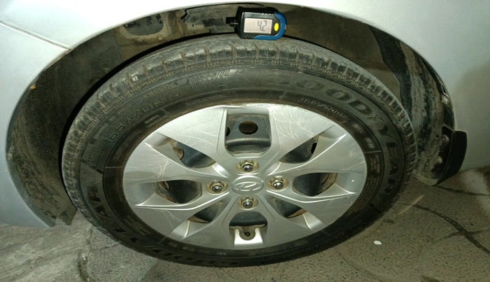 2015 Hyundai Xcent S 1.2, Petrol, Manual, 37,991 km, tyre