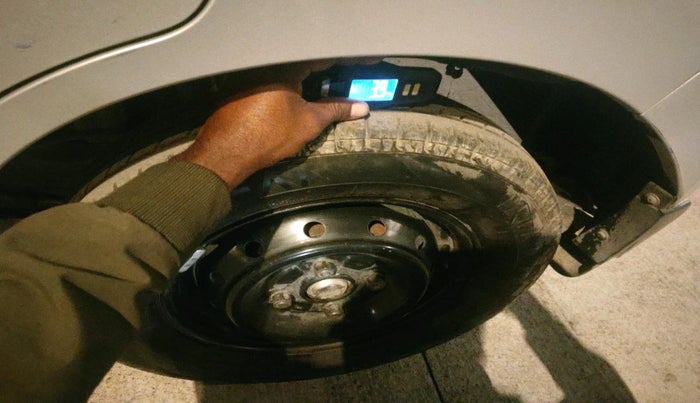 2014 Maruti Alto 800 LXI, Petrol, Manual, 26,941 km, tyre